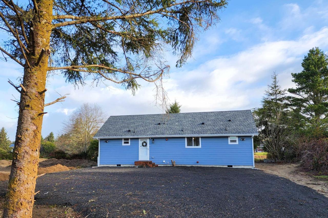 Canal Cottage Retreat With Dock And Waterfront Views Ocean Shores Extérieur photo