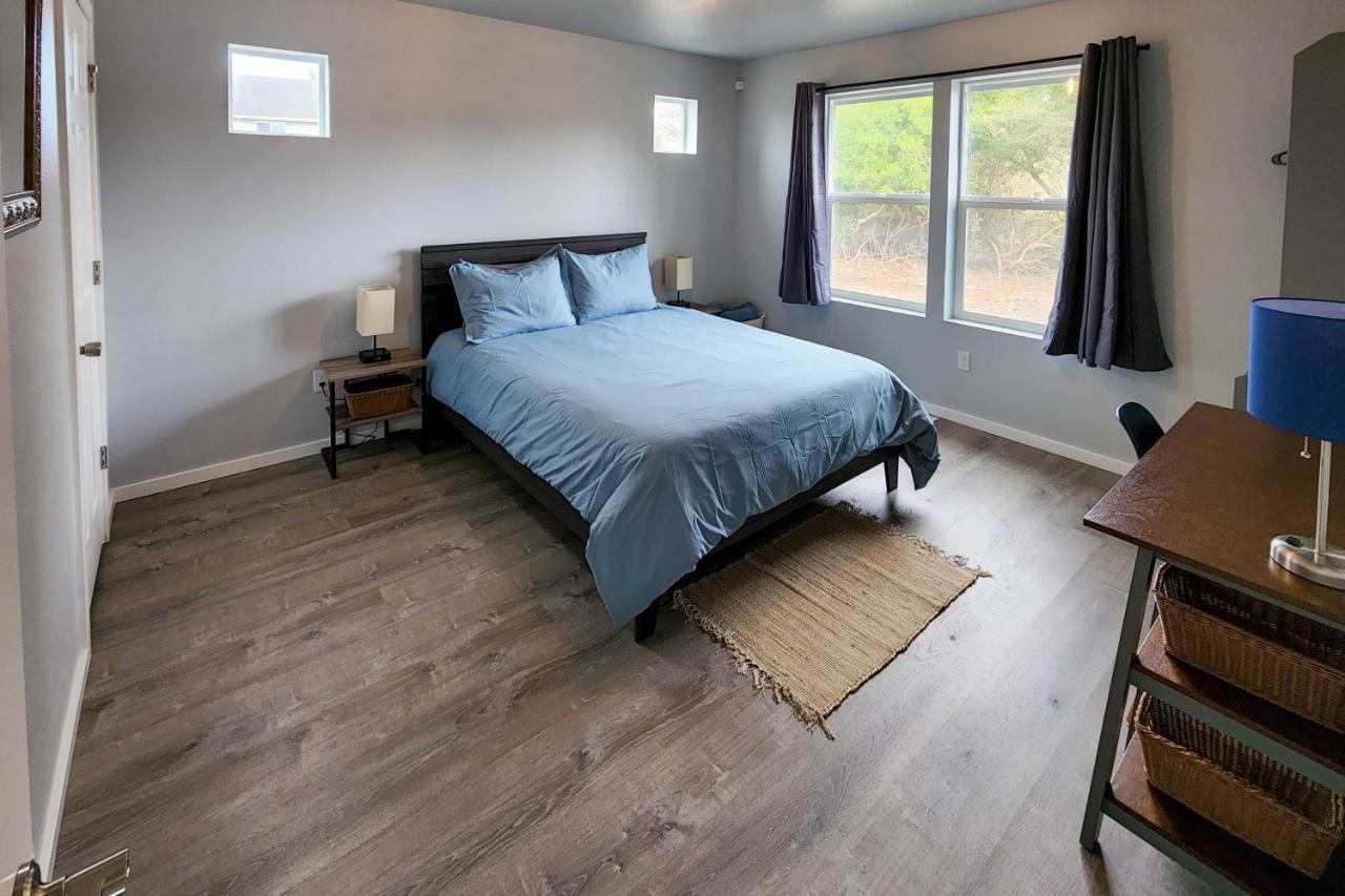 Canal Cottage Retreat With Dock And Waterfront Views Ocean Shores Extérieur photo